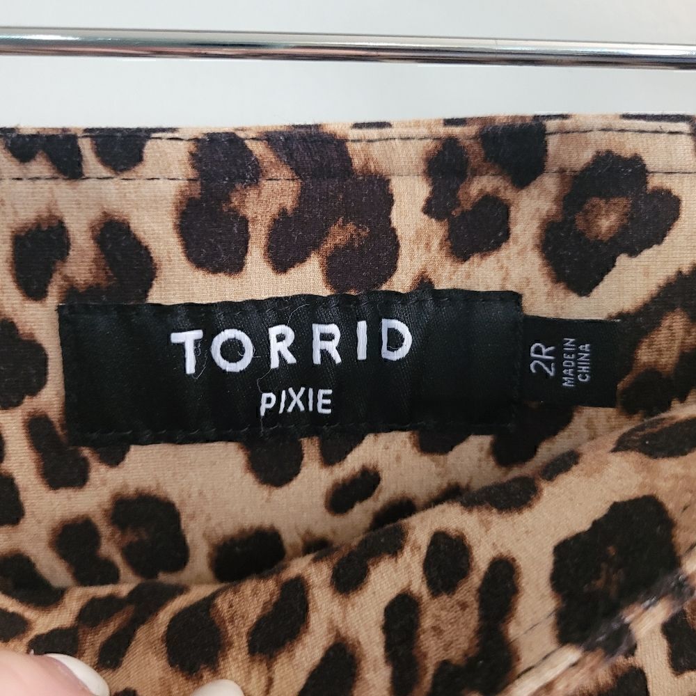Torrid leopard print pixie pants - image 5